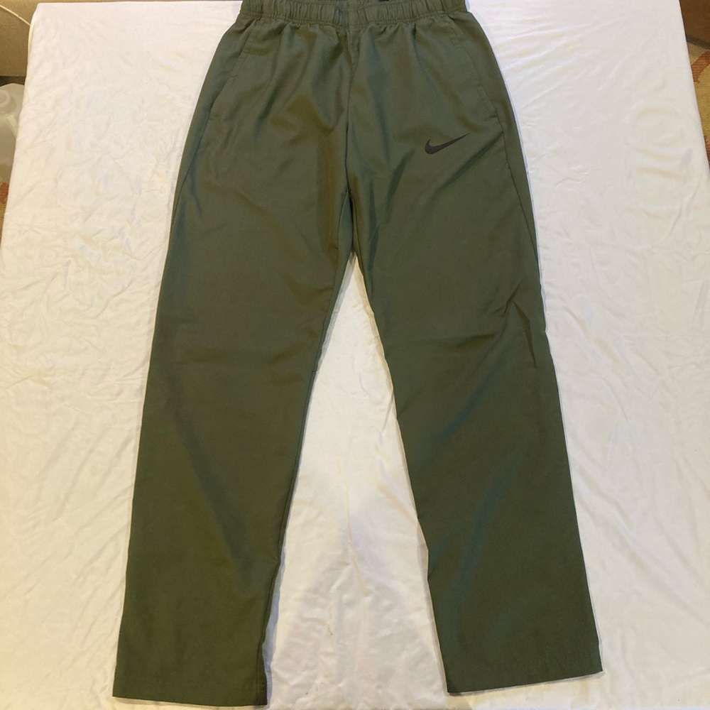 Men’s Nike Windbreaker Pants M